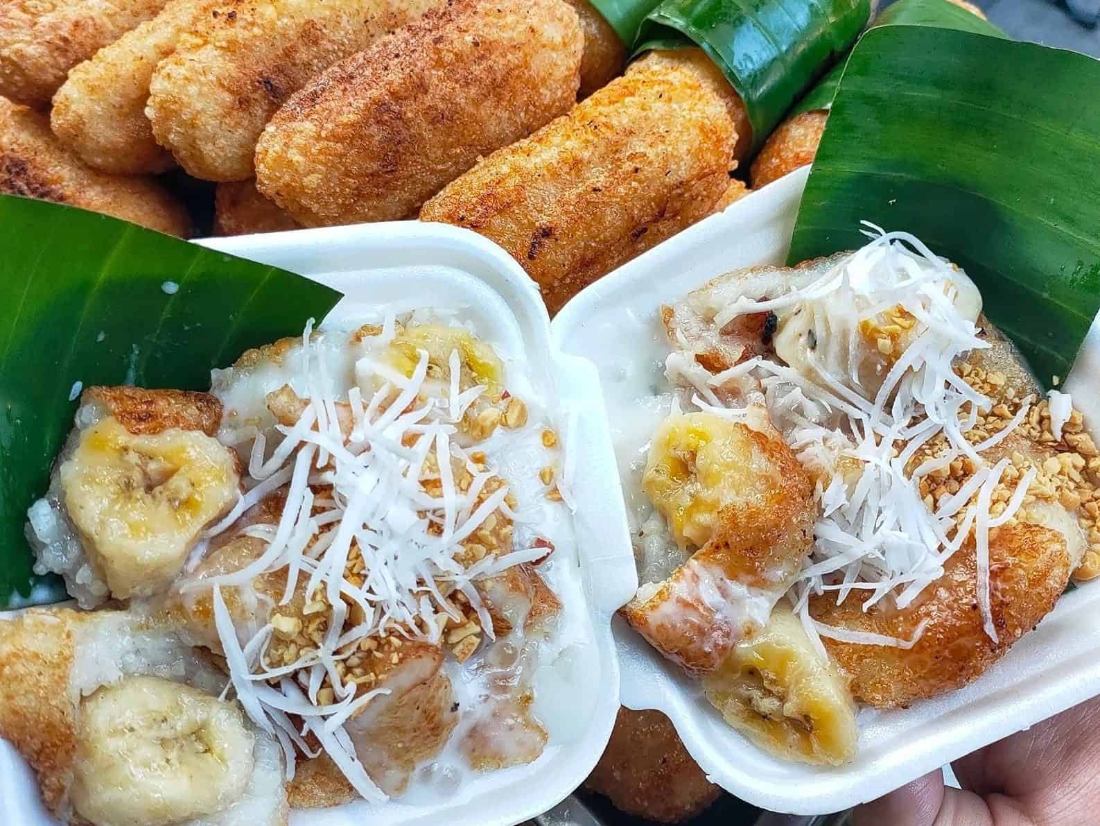 Cach lam chuoi nep nuong in Ho Chi Minh City, Vietnam. Traditional food in Ho Chi Minh City